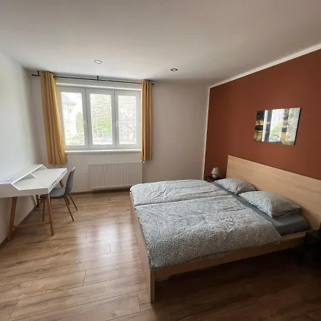 Priestranný S Parkovaním Blízko Centra Trenčín