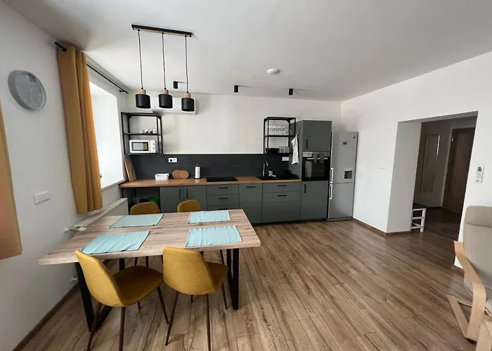 Priestranny S Parkovanim Blizko Centra Тренчин