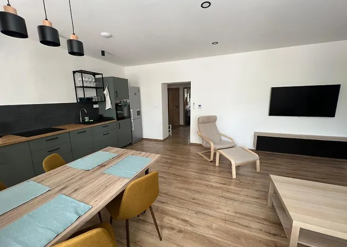 Priestranny S Parkovanim Blizko Centra Тренчин