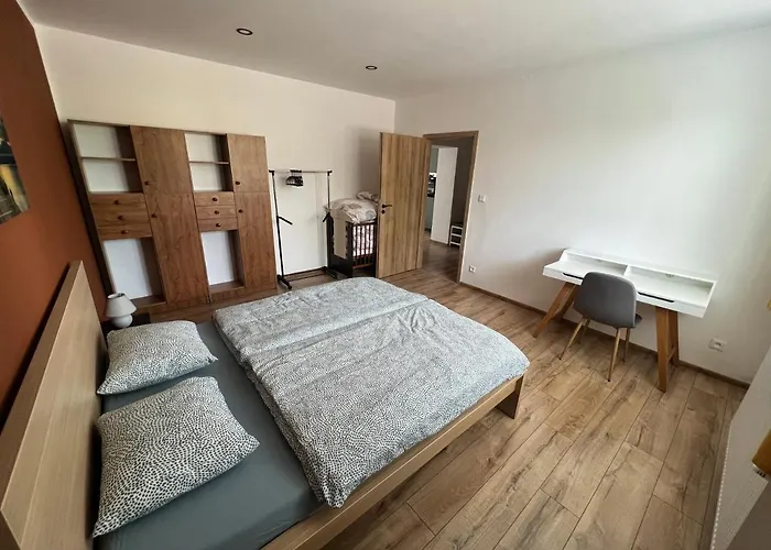 Priestranny S Parkovanim Blizko Centra Апартаменты